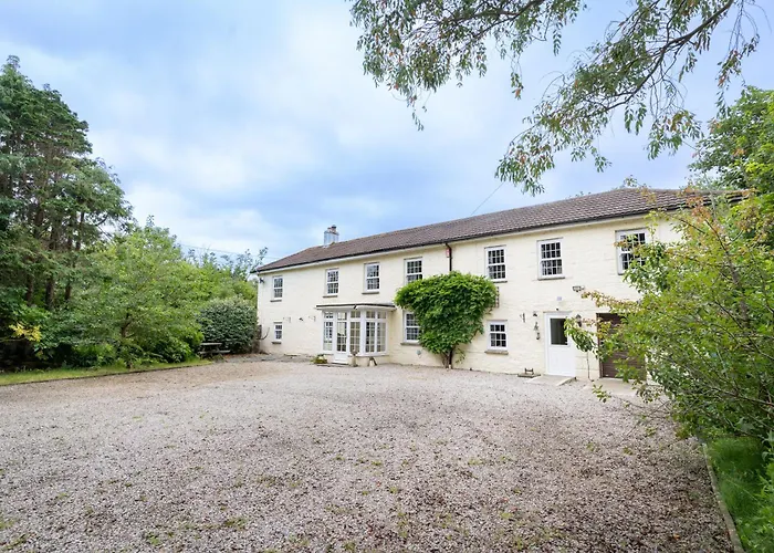 Lolgorien, West Cornwall, Sleeps 8