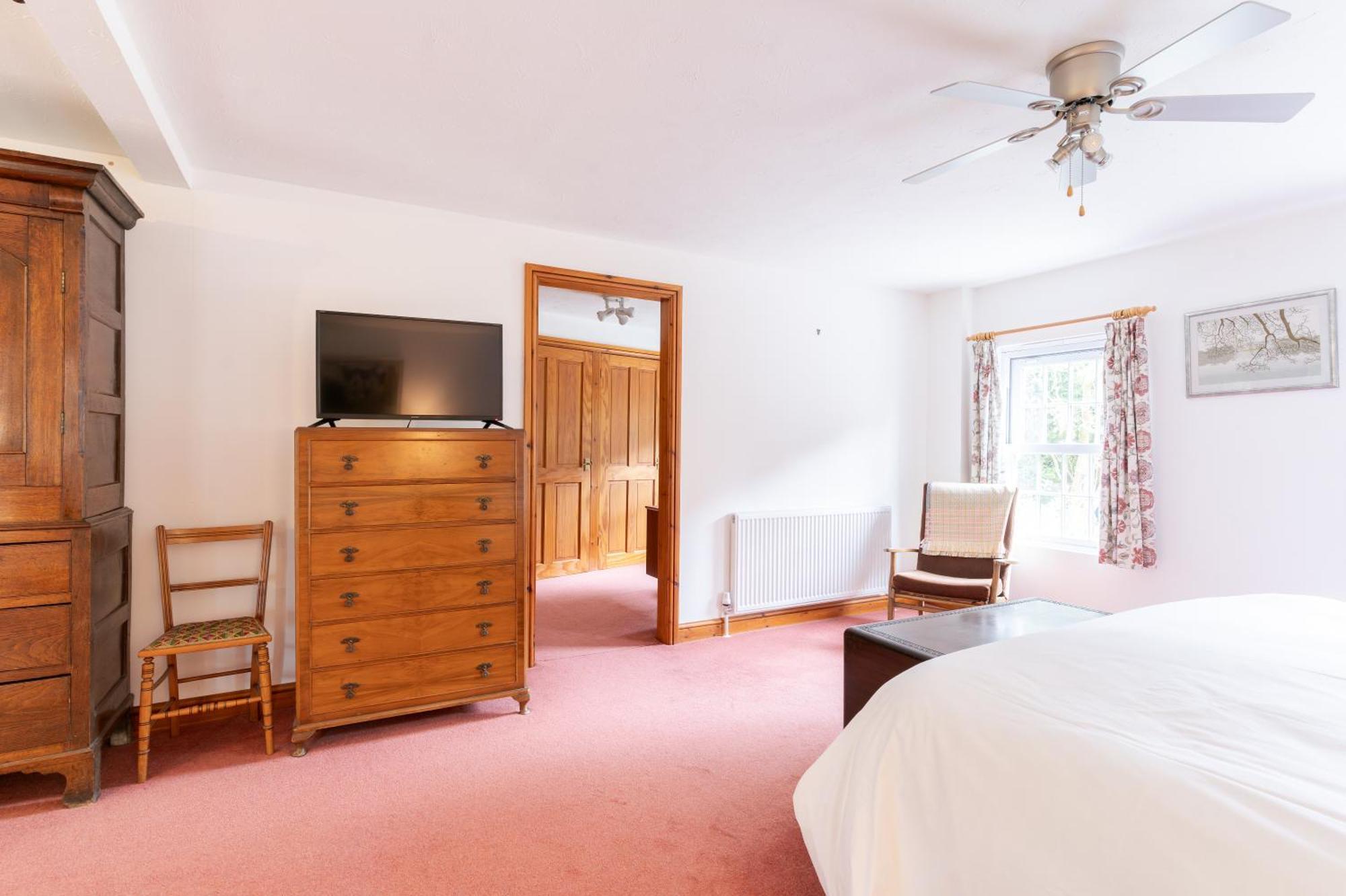 Lolgorien, West Cornwall, Sleeps 8 Villa