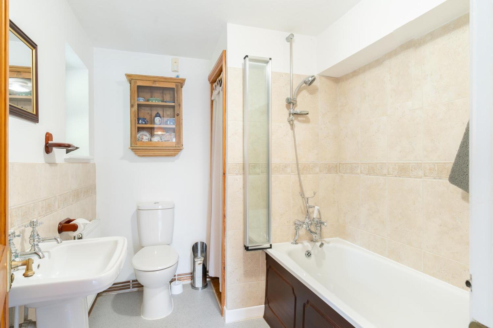 Lolgorien, West Cornwall, Sleeps 8 Villa *